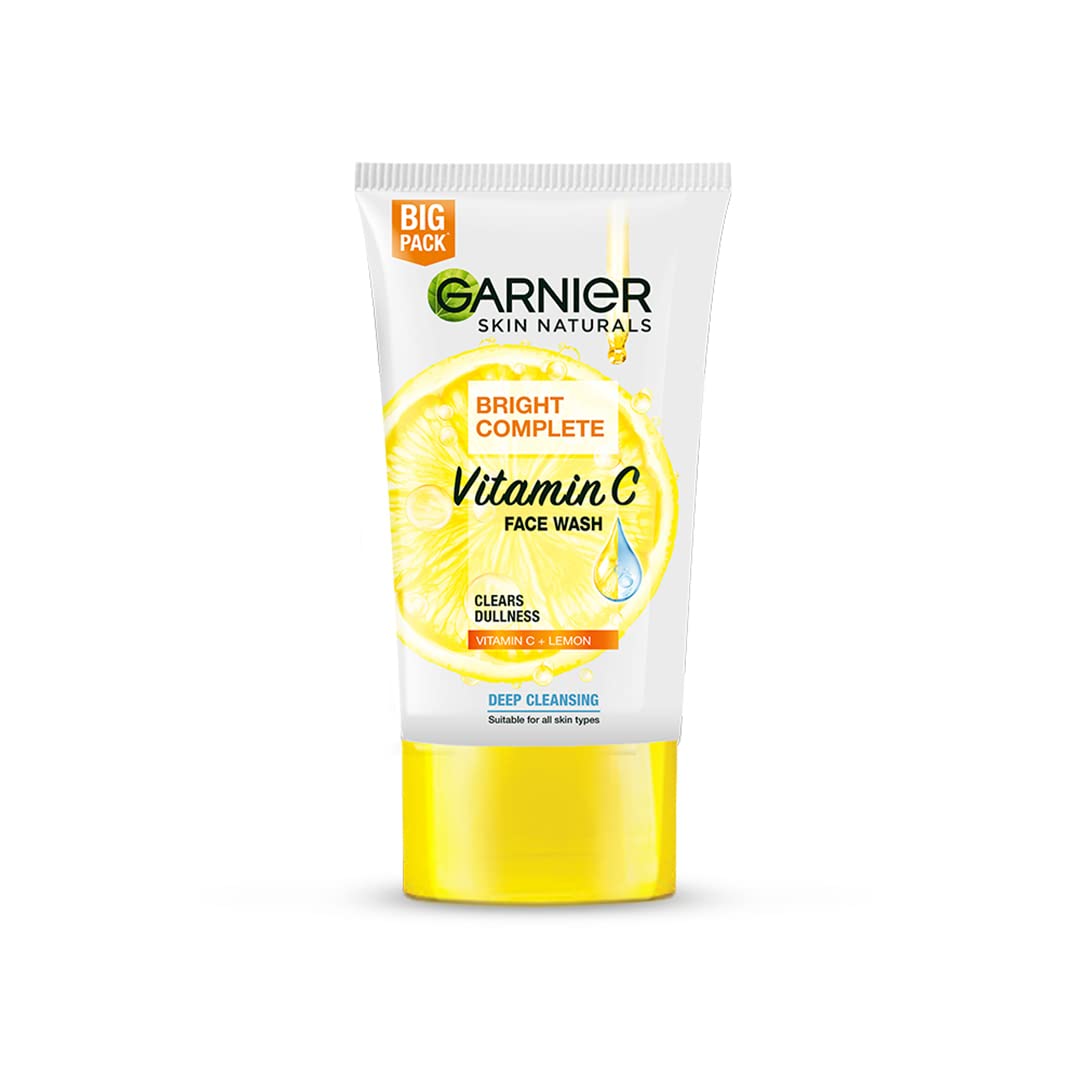 Garnier/ Bright Complete Vitamin C Face Wash/ Clears Dullness (100gm)