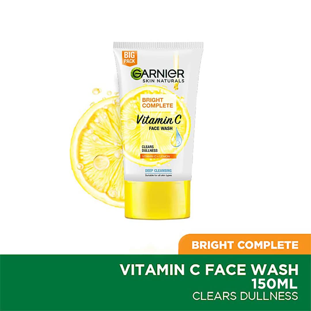 Garnier/ Bright Complete Vitamin C Face Wash/ Clears Dullness (100gm)