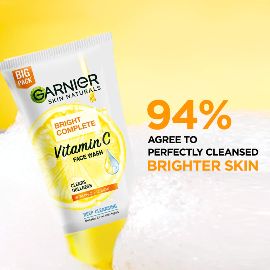 Garnier/ Bright Complete Vitamin C Face Wash/ Clears Dullness (100gm)